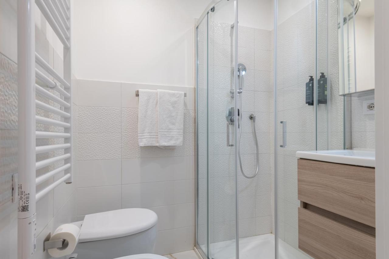Isola - Studio Flat Милано Екстериор снимка